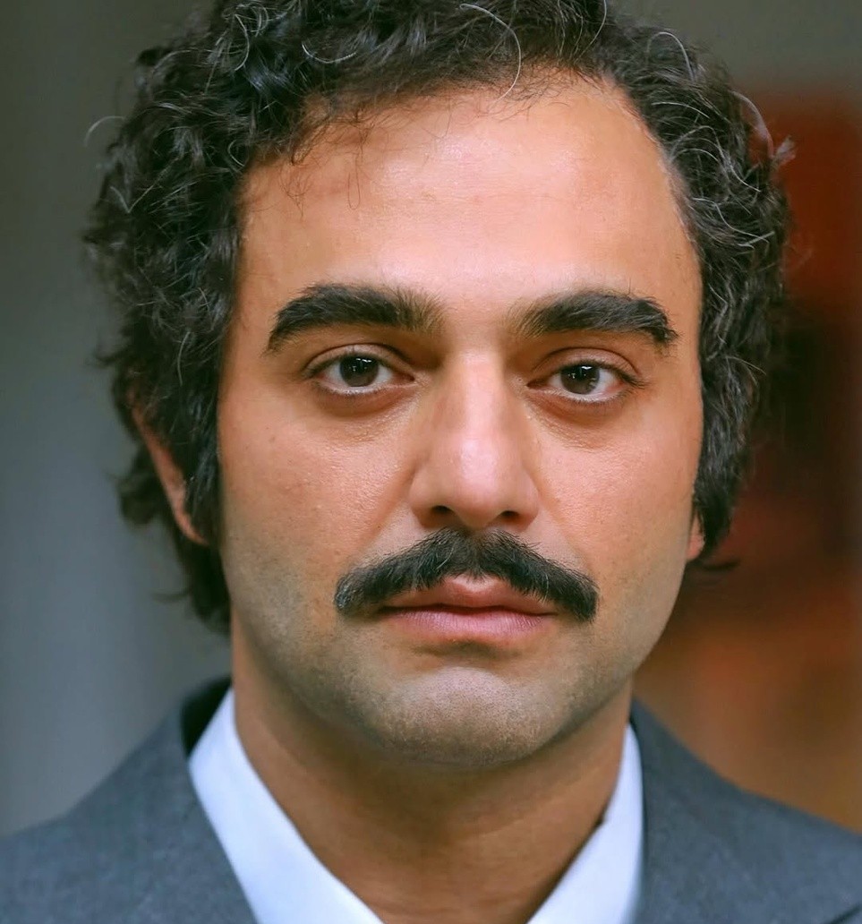 نگاهی به رستوران خاص و آنتیک صابر ابر بازیگر سریال تاسیان در خانه ای قدیمی و سنتی/ انصافا خونه های قدیمی بوی زندگی میدن😍