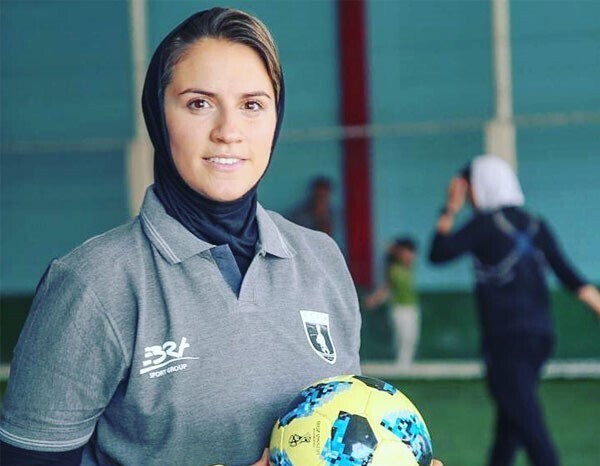 نگاهی به خونه زندگی لوکس و شیک خانه نیلوفر اردلان، چهره مشهور فوتبال زنان ایران/ ترکیبی زیبا از سلیقه مدرن با اصالت ایرانی+عکس